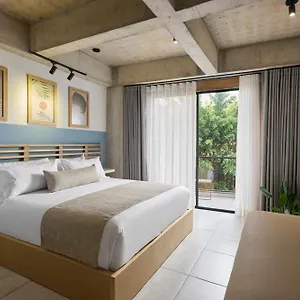 Hotel 30 Living