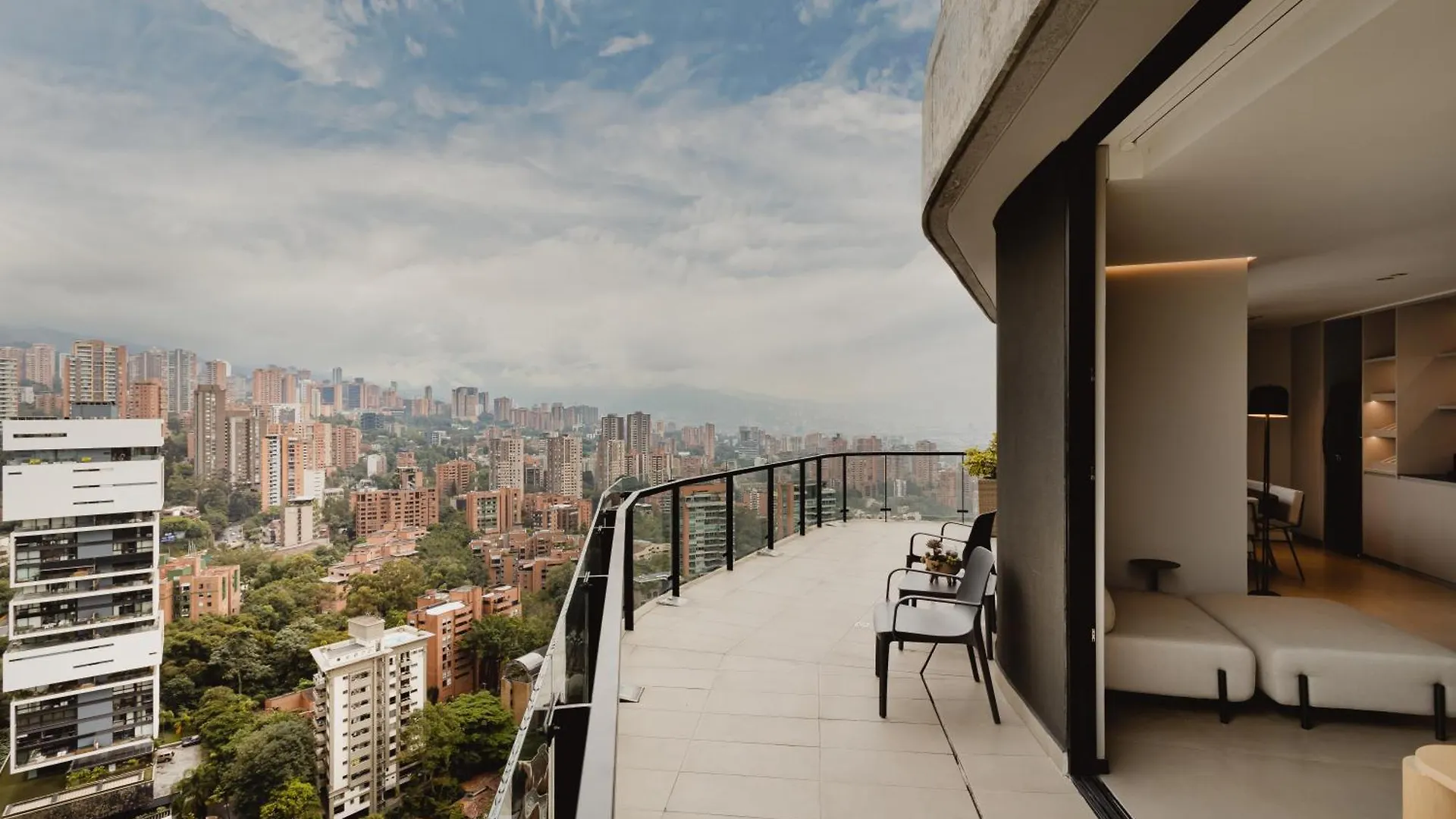Seissta Medellin Aparthotel